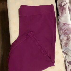 Sonoma life + style modern capri. XL plum stretch pull on   Like new!